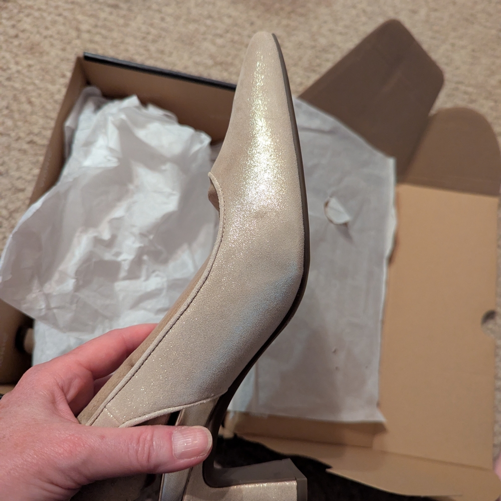 Vionic Shimmering Cream Heels